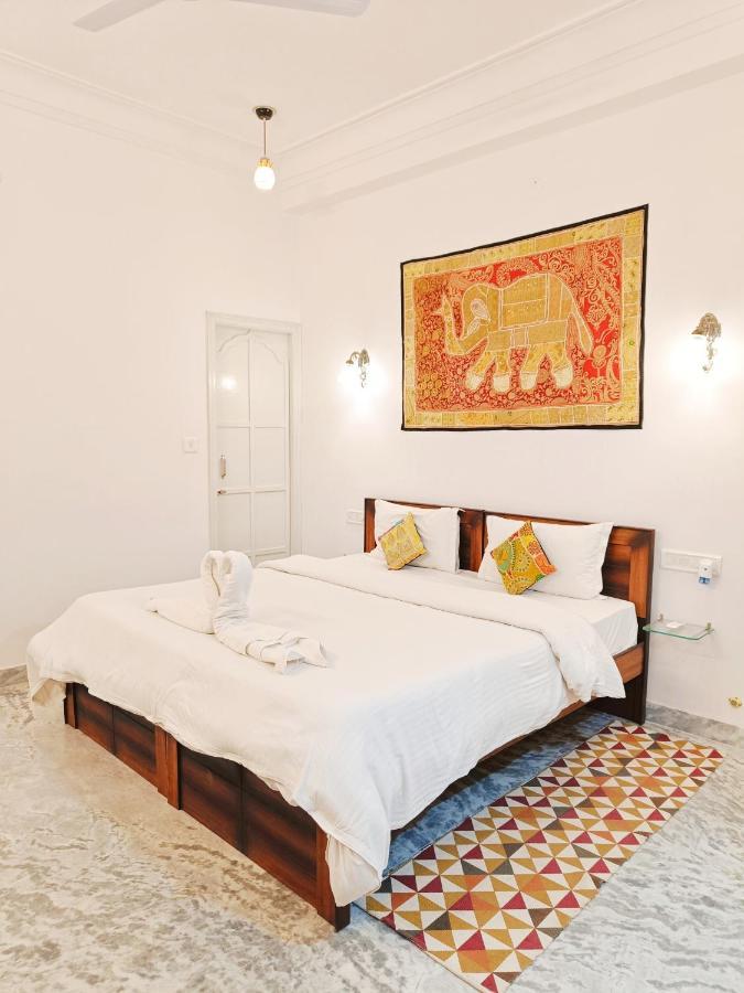 Отель Prakash Ji'S Haveli -Luxurious Lakeside Retreat- Удайпур Экстерьер фото