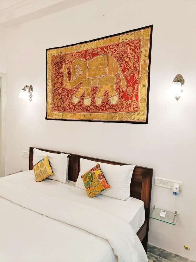 Отель Prakash Ji'S Haveli -Luxurious Lakeside Retreat- Удайпур Экстерьер фото