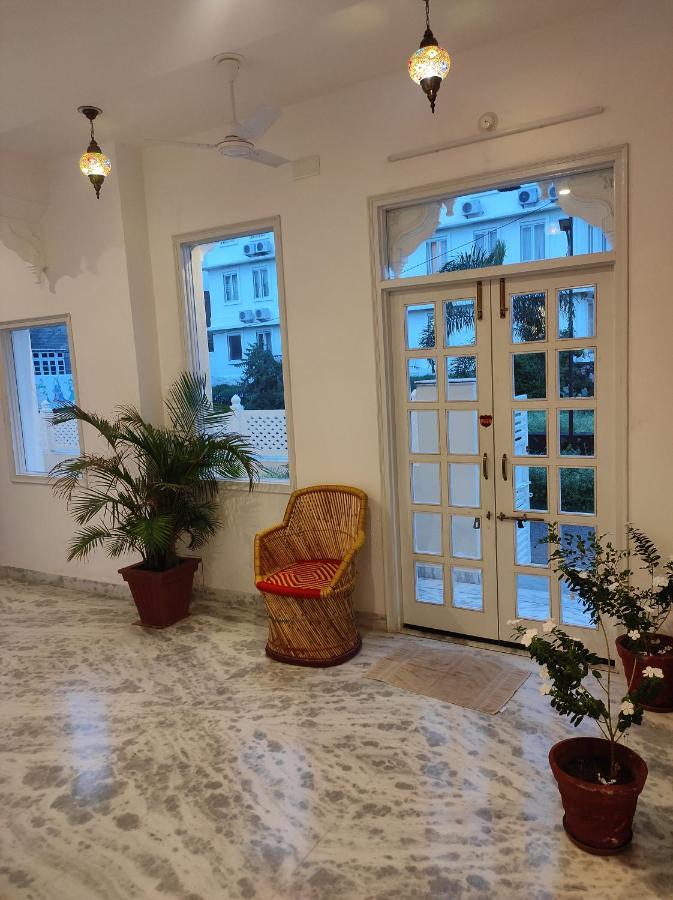 Отель Prakash Ji'S Haveli -Luxurious Lakeside Retreat- Удайпур Экстерьер фото