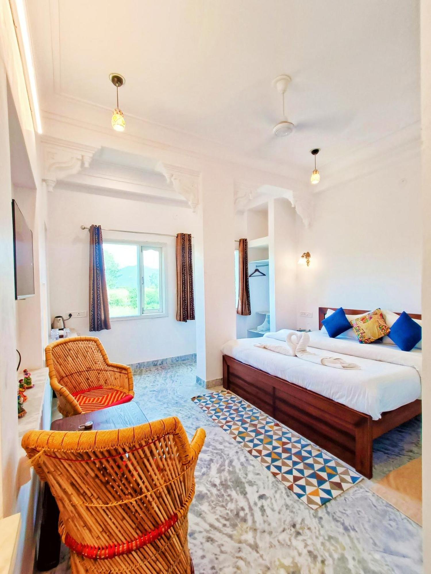 Отель Prakash Ji'S Haveli -Luxurious Lakeside Retreat- Удайпур Номер фото